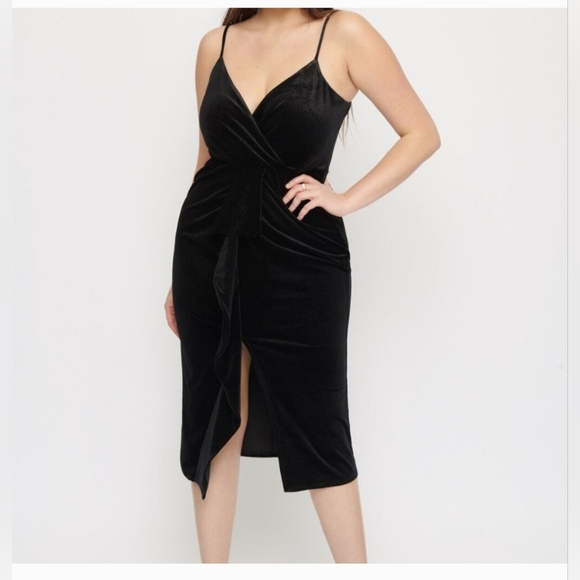 Dynamite Dresses & Skirts - Dynamite Wrap Bodycon Velvet Dress Size: Medium